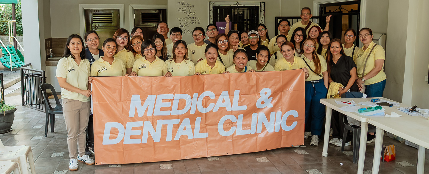 Favor Care volunteers and team gathered on the Rapha International clinic day.